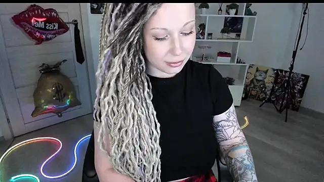 honeysallymoore - HoneySallyMoore's free webcam - UK Sex Cams