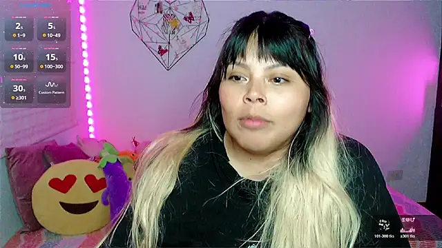 EllieMoonX webcam