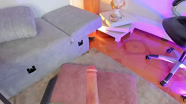 Amelie_Wine webcam