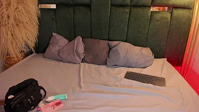 AliciaWhite_nt webcam