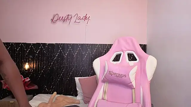 chanel_brunette webcam