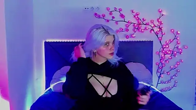 JoannLowe webcam