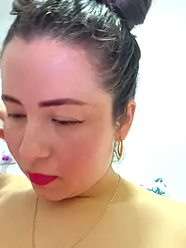 NeredaXxx webcam
