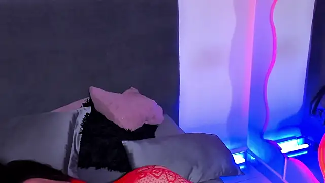 saramikaelson webcam