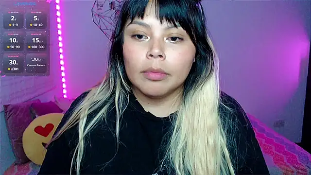 EllieMoonX webcam
