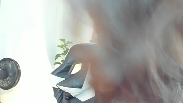 ivette_swan webcam