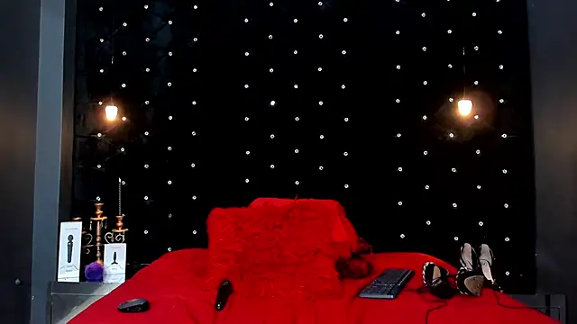 MiaWolton webcam