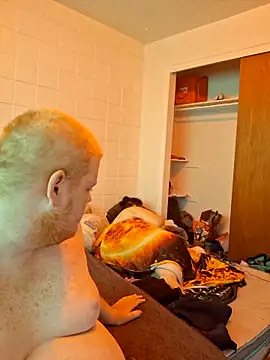 Sexydaddyredandgirls webcam