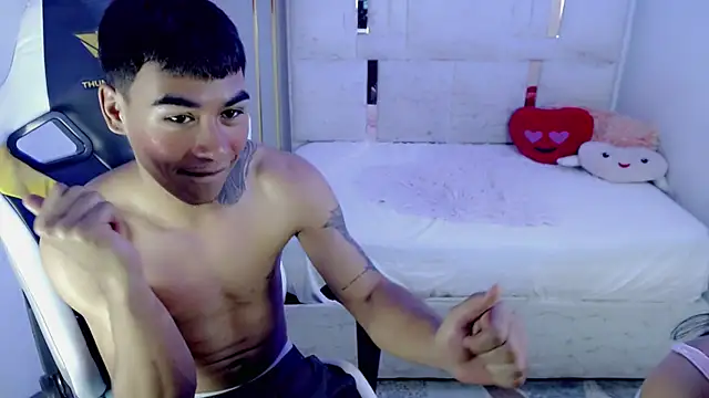 Nina_and_coby_ webcam