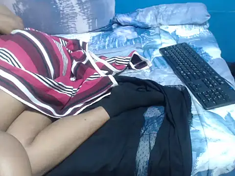 SexySlimBabeX webcam