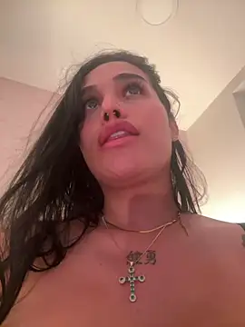 Bella__Wood webcam