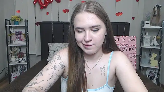 LauraHlot webcam