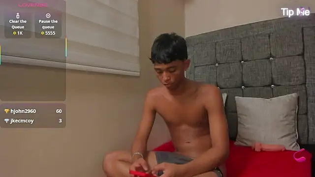 Little_Twink19x webcam