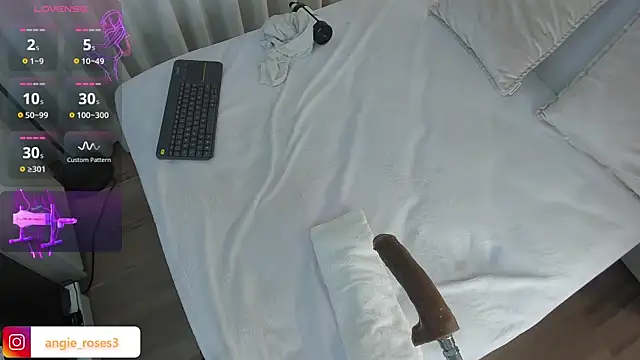 angiee_roses webcam