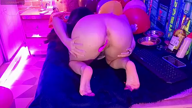Yorumakie_777 webcam