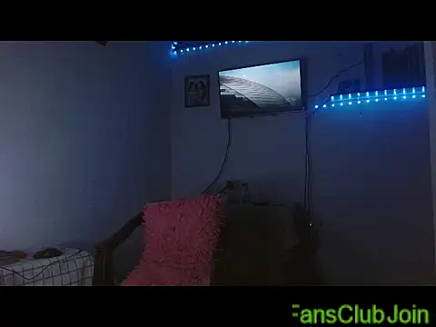 Larry-n-clouds webcam