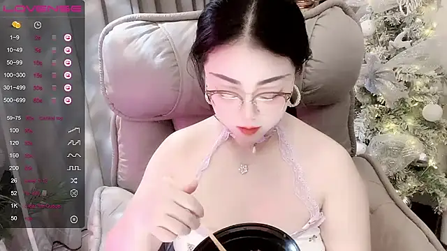 Monica-666888- webcam