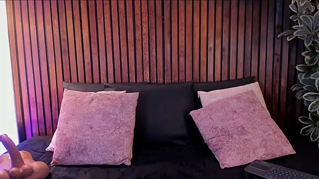 SharonLyn_ webcam