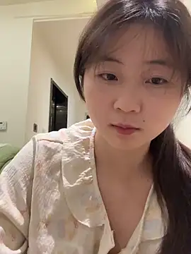 美女LXR77887在线直播