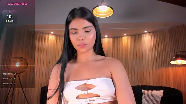 MiaLaurence webcam