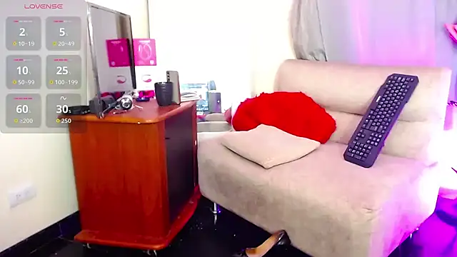 Catalinehot2025 live sex cam
