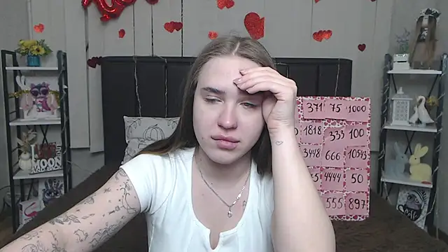 LauraHlot webcam
