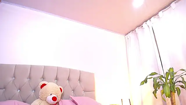 Alanaa_Sofia webcam