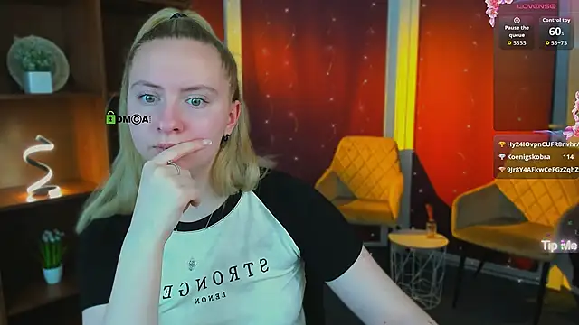 mila_glow1 (F teen) - show ass