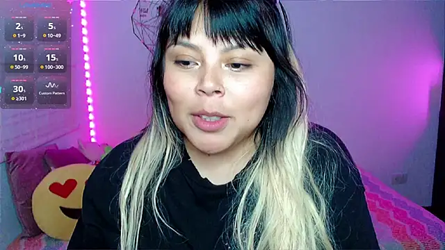 EllieMoonX webcam