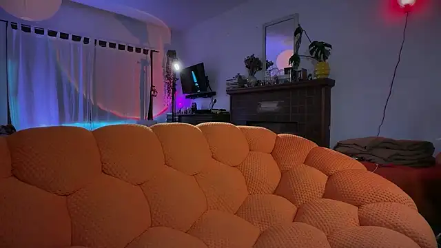  GennaJames chat room