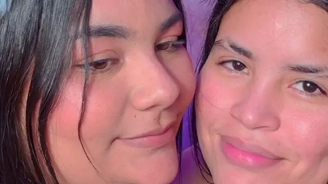 Mia_and_lexy webcam