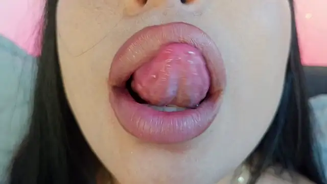 mia_roux1 webcam