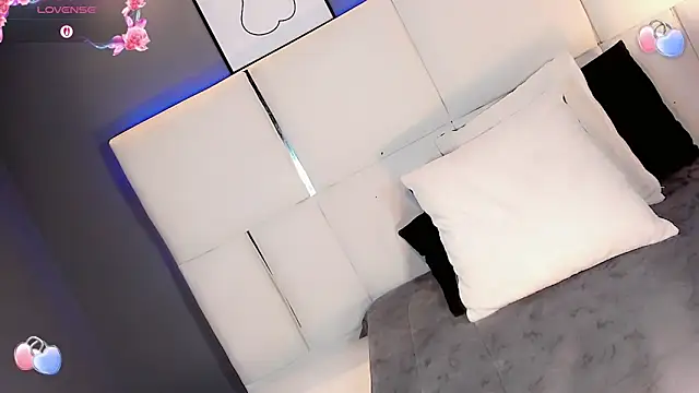 Kornylovee webcam