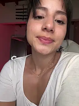 Ale_Lewis webcam