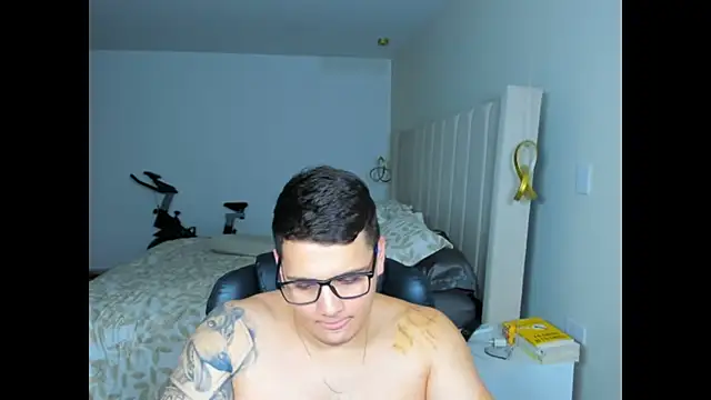 jhonstark09 - Jhonstark09's free webcam - UK Sex Cams