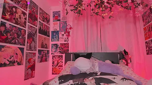 MissCurvyTop webcam