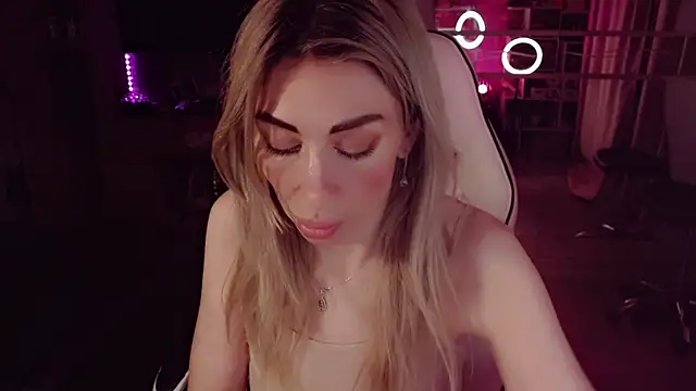 AnnieGOld_ webcam
