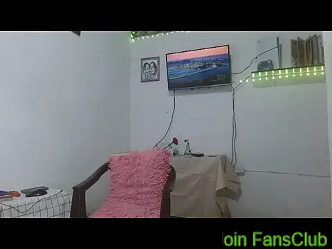 Larry-n-clouds webcam
