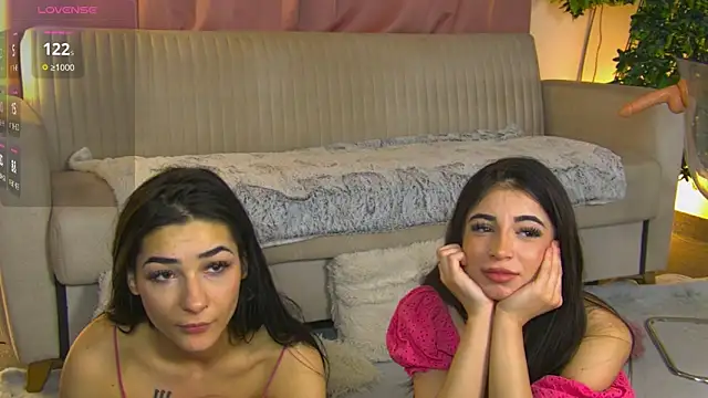 obsessiondarcieandaria - ObsessionDarcieAndAria's free webcam - UK Sex Cams
