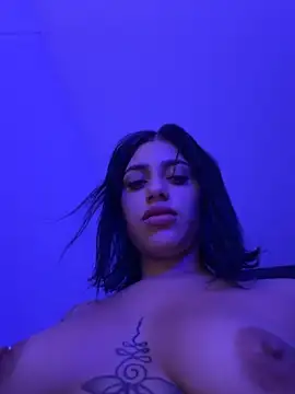 AlannaEvons webcam