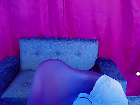Ozzy_Valentino webcam