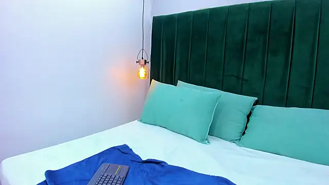 Emma-Horney webcam