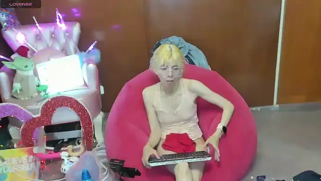 Skinygirl webcam