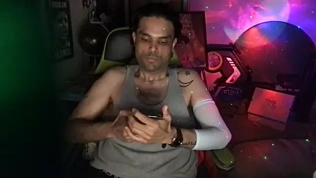 kungfupanda001 - KungFuPanda001's free webcam - UK Sex Cams