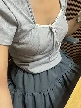 Mina048 webcam