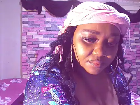 BustySavita webcam
