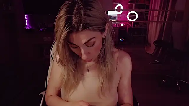 AnnieGOld_ webcam