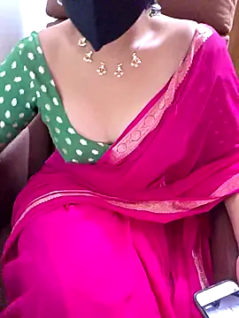 Webcam Model (Roja-Telugu777)  is live.Free join now!