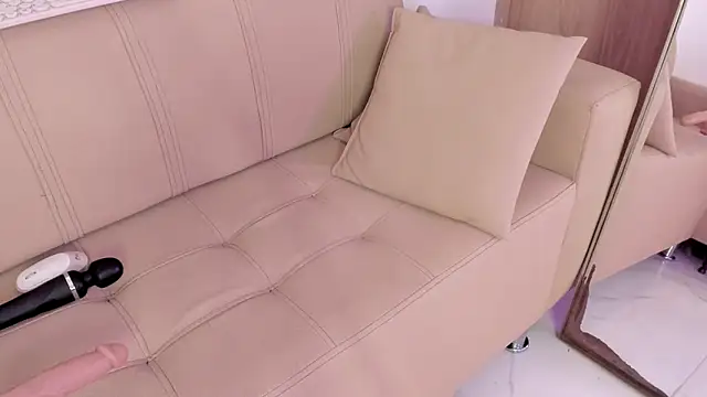 valy_shyness webcam