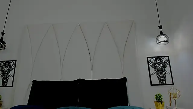 Mia_Reyesjs webcam